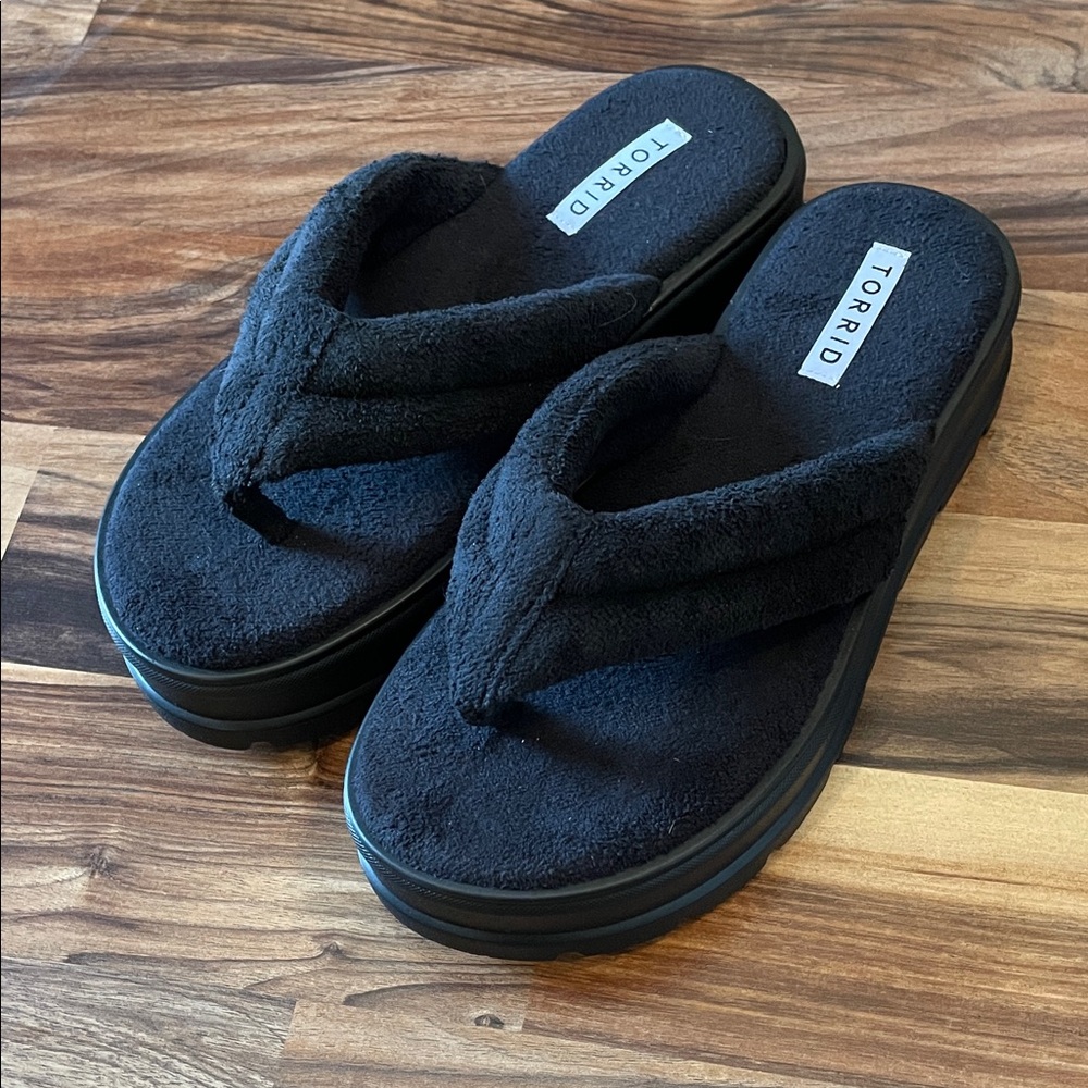 NWOT Torrid platform flip flops sandals size 10WW